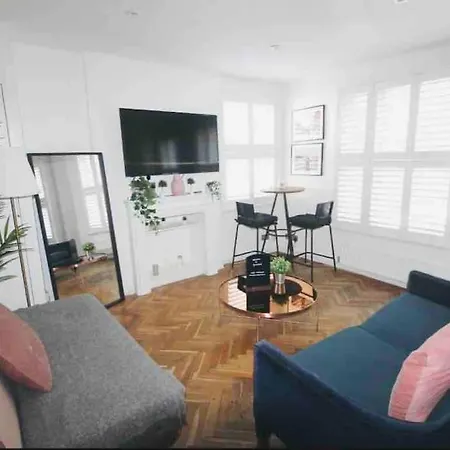 Cute & Quiet Apartment In The Heart Of Hampstead London Exterior photo