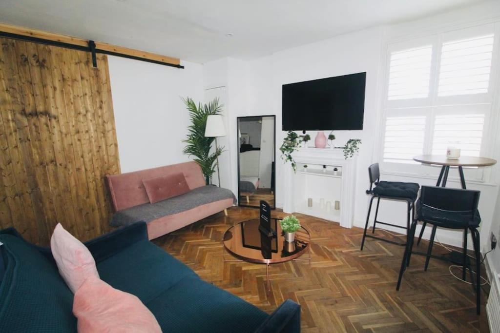 Cute & Quiet In The Heart Of Hampstead Apartment