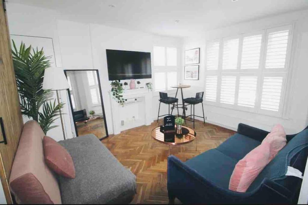 Cute & Quiet In The Heart Of Hampstead London